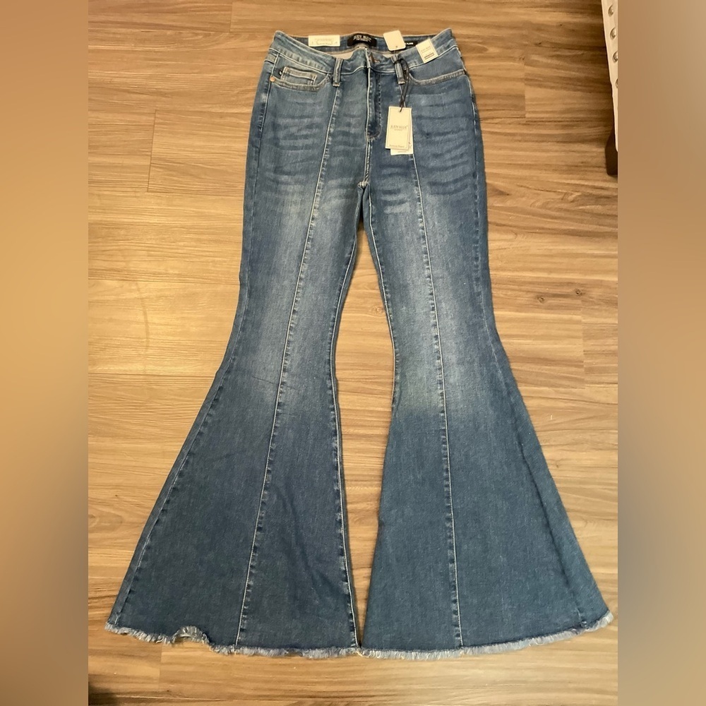Judy Blue Classic High Waist Super Flare Jeans in Denim Blue frayed hem size 11 - Picture 6 of 8